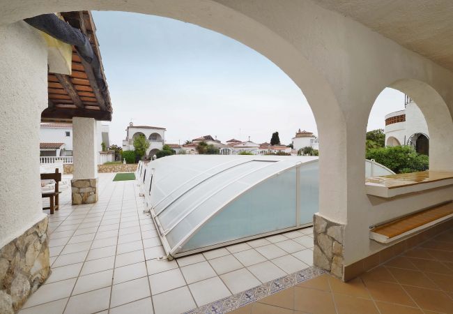 Villa en Empuriabrava - LV16 MEDES 9A