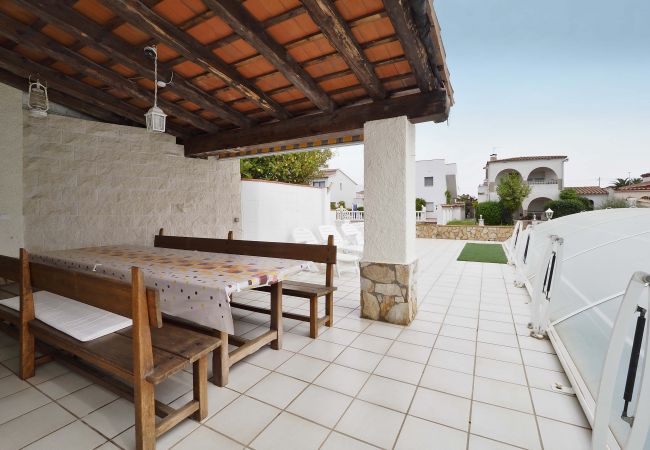 Villa en Empuriabrava - LV16 MEDES 9A