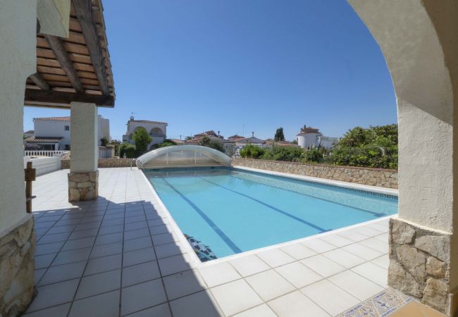 Villa en Empuriabrava - LV16 MEDES 9A