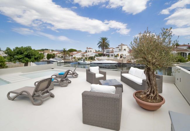 Villa en Empuriabrava - LV18 TER 6A     LOS GRANJEROS