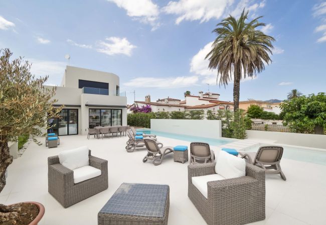 Villa en Empuriabrava - LV18 TER 6A     LOS GRANJEROS