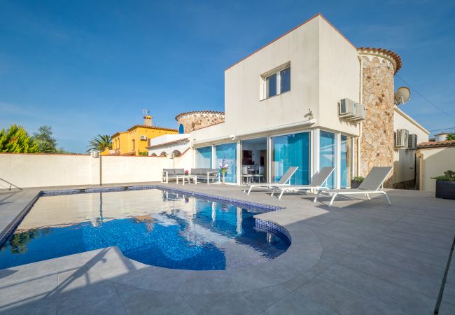 Villa en Empuriabrava - LV19 FALCONERA 19