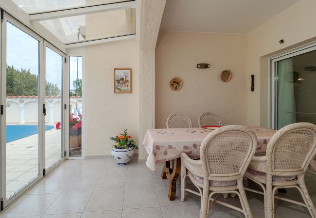 Villa en Empuriabrava - LV22 CAP RAS