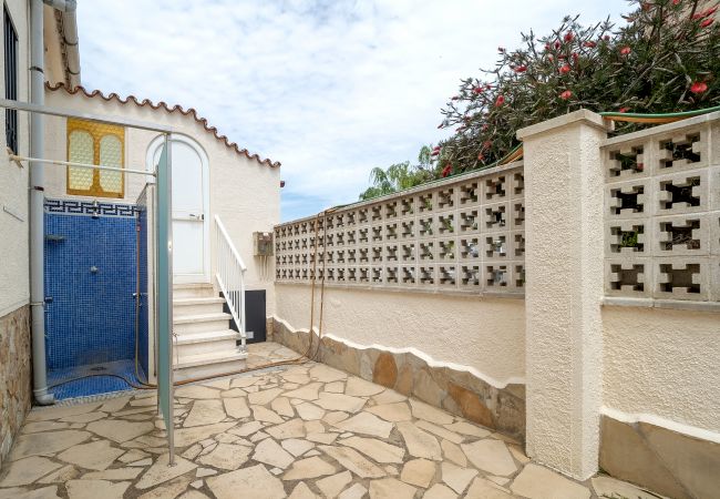 Villa en Empuriabrava - LV22 CAP RAS