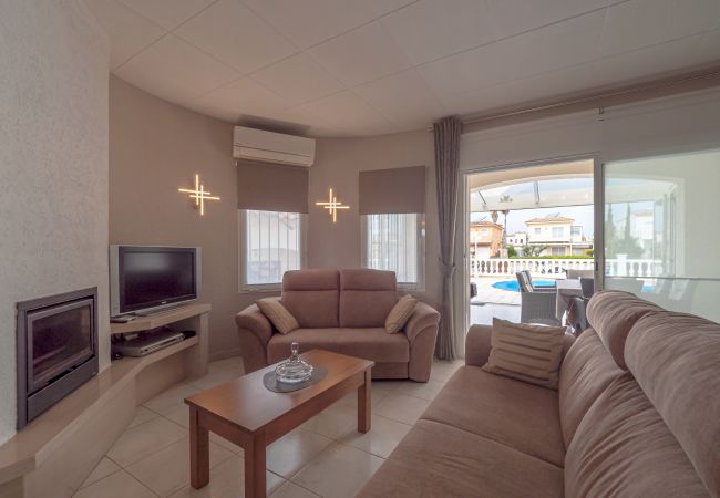 Villa en Empuriabrava - LV22 CAP RAS