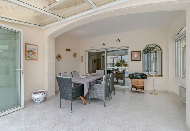 Villa en Empuriabrava - LV22 CAP RAS