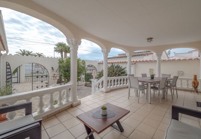 Villa en Empuriabrava - LV22 CAP RAS