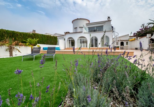 Villa en Empuriabrava - LV23 FRANCOLI