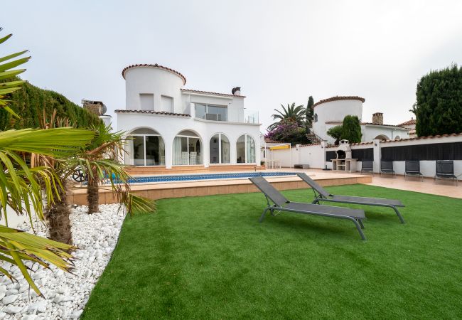 Villa en Empuriabrava - LV23 FRANCOLI