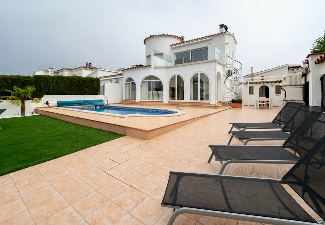 Villa en Empuriabrava - LV23 FRANCOLI