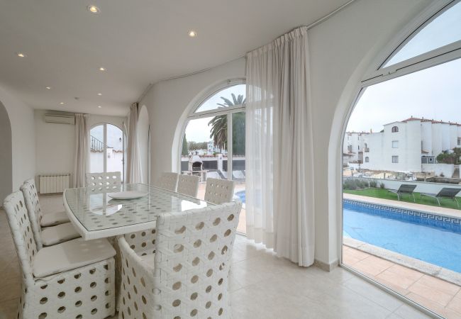 Villa en Empuriabrava - LV23 FRANCOLI