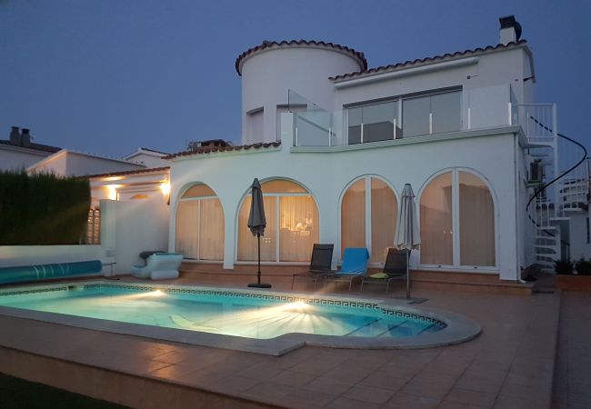 Villa en Empuriabrava - LV23 FRANCOLI