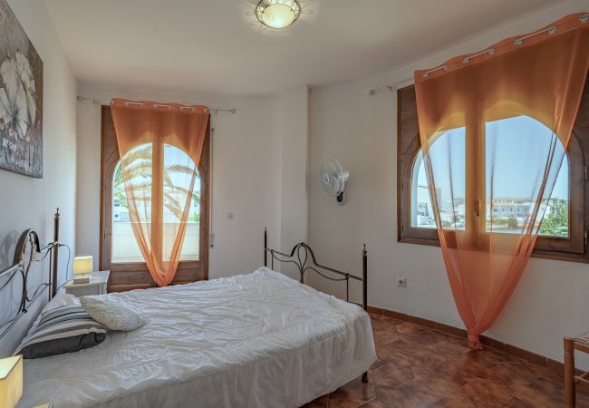 Villa en Empuriabrava - LV28 CAP RAS