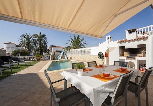 Villa en Empuriabrava - LV29 FALCONERA