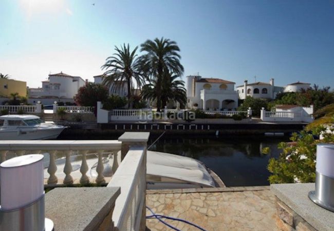 Villa en Empuriabrava - LV29 FALCONERA