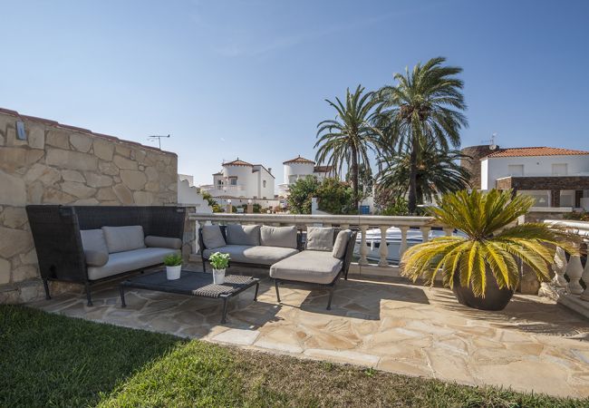 Villa en Empuriabrava - LV29 FALCONERA