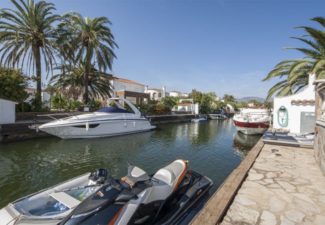 Villa en Empuriabrava - LV29 FALCONERA