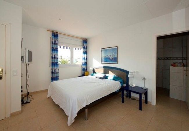 Villa en Empuriabrava - LV29 FALCONERA