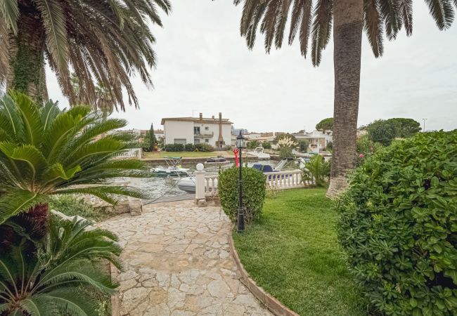 Villa en Empuriabrava - LV34 carmenço