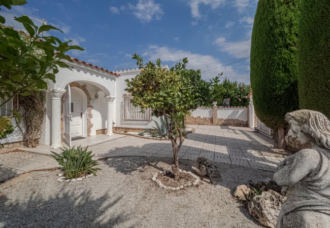 Villa en Empuriabrava - LV33 EMPURIES C