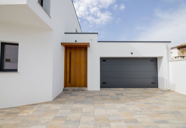 Villa en Empuriabrava - ILV09