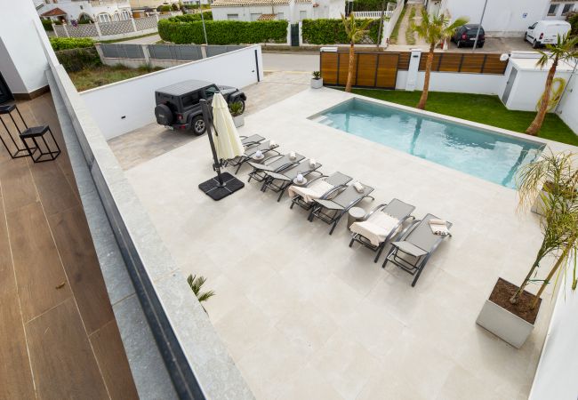 Villa en Empuriabrava - ILV09