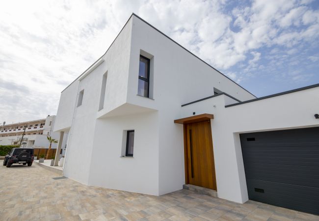 Villa en Empuriabrava - ILV09