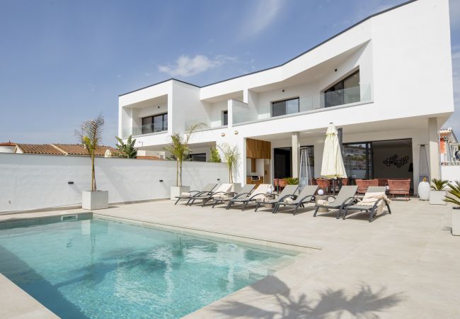 Villa en Empuriabrava - ILV09