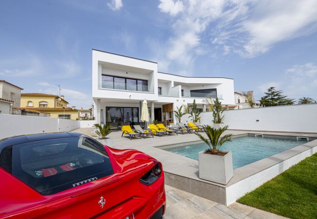 Villa en Empuriabrava - ILV10