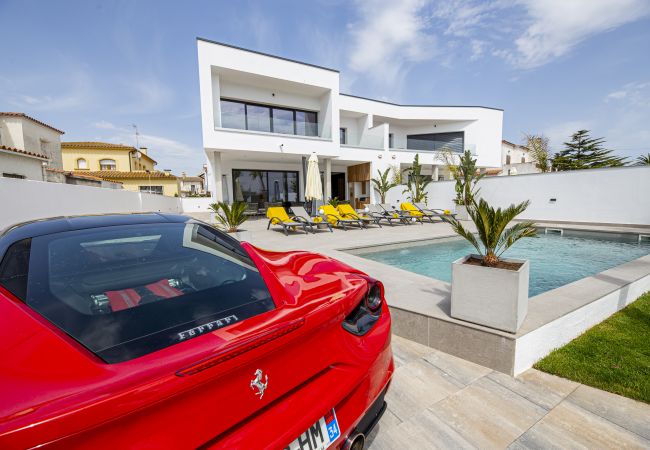 Villa en Empuriabrava - ILV10