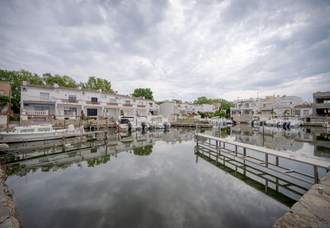 Casa adosada en Empuriabrava - LV35 LLOBREGAT