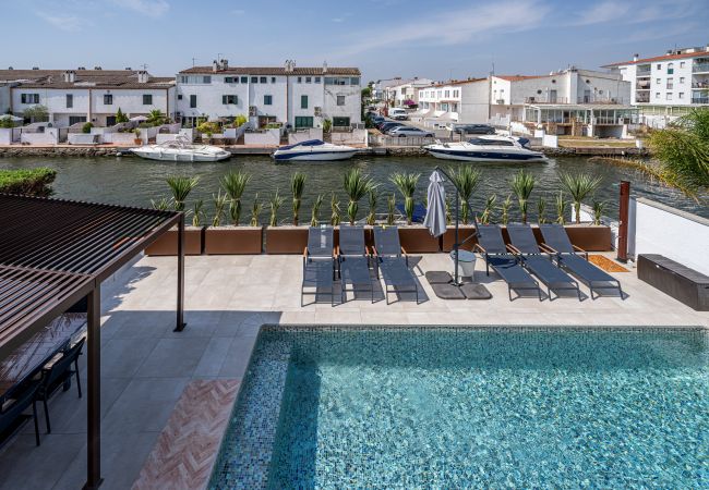 Villa en Empuriabrava - LV37 EBRE 29