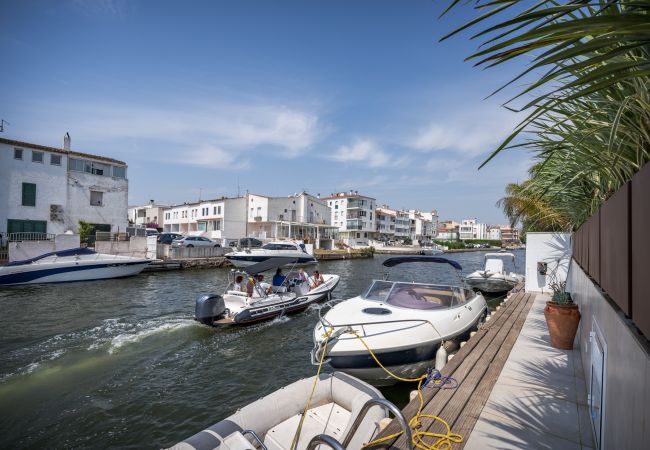 Villa en Empuriabrava - LV37 EBRE 29