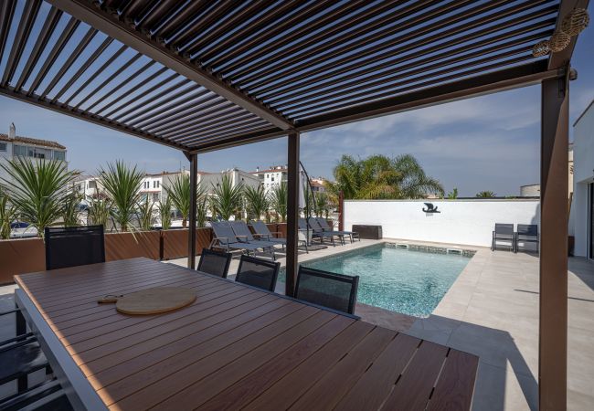 Villa en Empuriabrava - LV37 EBRE 29