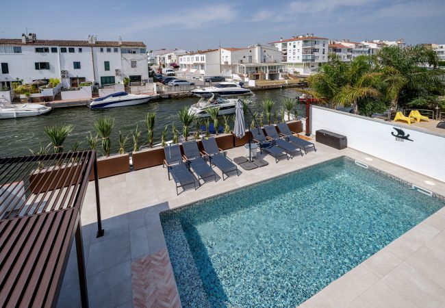 Villa en Empuriabrava - LV37 EBRE 29