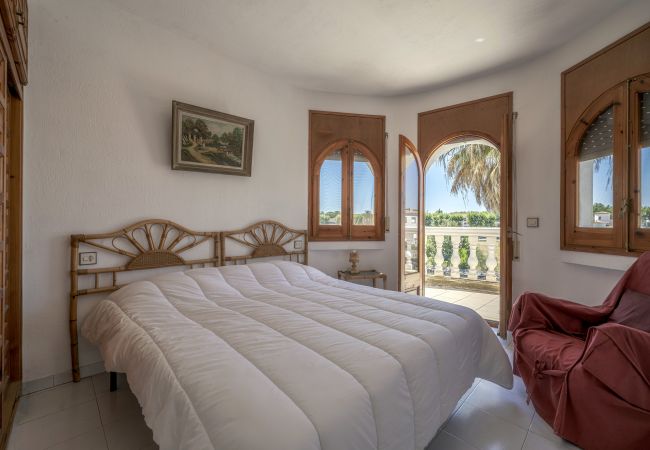 Villa en Empuriabrava - LV10 ALBERES