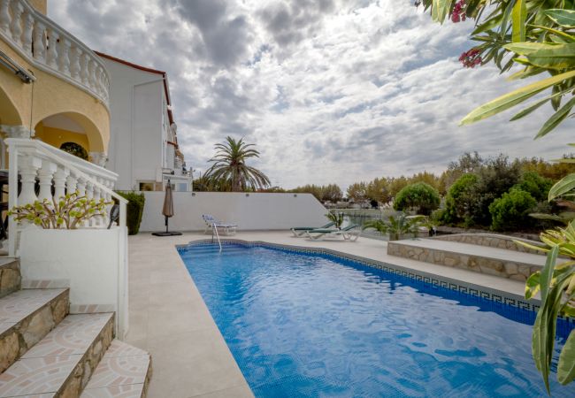 Villa en Empuriabrava - LV10 ALBERES