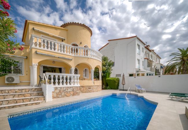 Villa en Empuriabrava - LV10 ALBERES