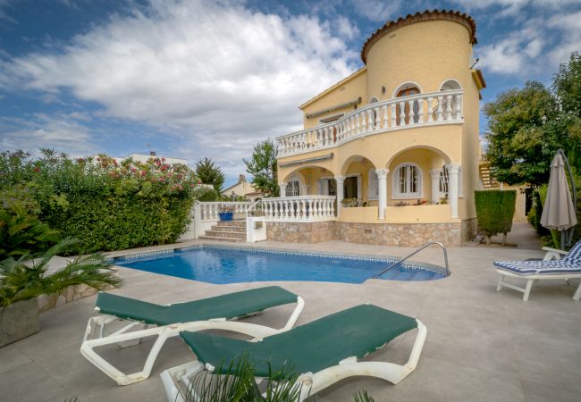 Villa en Empuriabrava - LV10 ALBERES