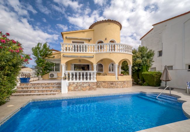 Villa en Empuriabrava - LV10 ALBERES
