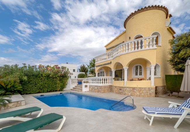 Villa en Empuriabrava - LV10 ALBERES