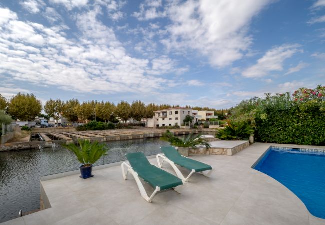 Villa en Empuriabrava - LV10 ALBERES