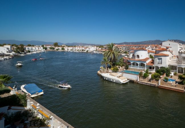 Apartamento en Empuriabrava - ILA35