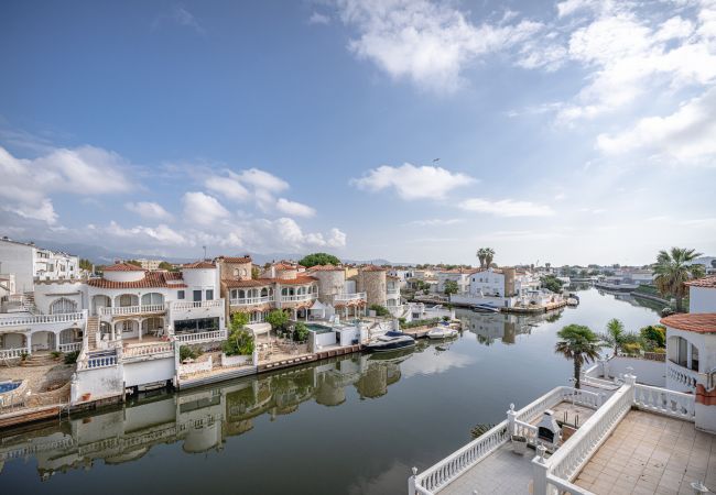 Apartamento en Empuriabrava - ILA35