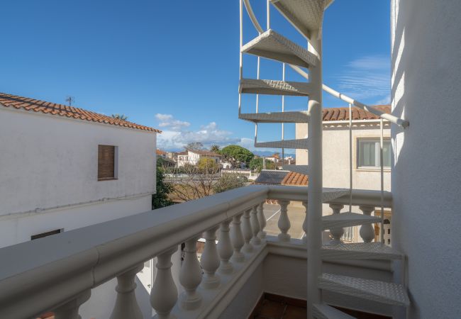 Villa en Empuriabrava - LV15 REQUEESENS