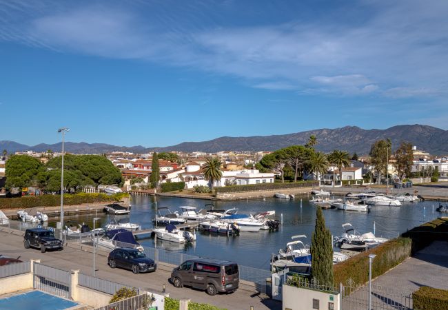 Villa en Empuriabrava - LV15 REQUEESENS