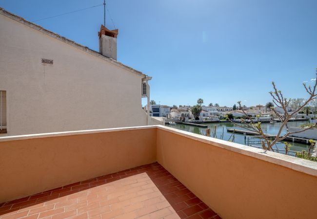 Villa en Empuriabrava - LV30 LLOBREGAT 24