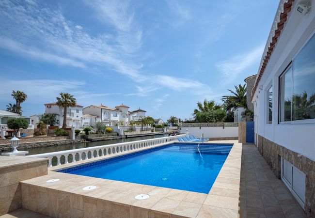 Villa en Empuriabrava - LV35 EMPURIES C