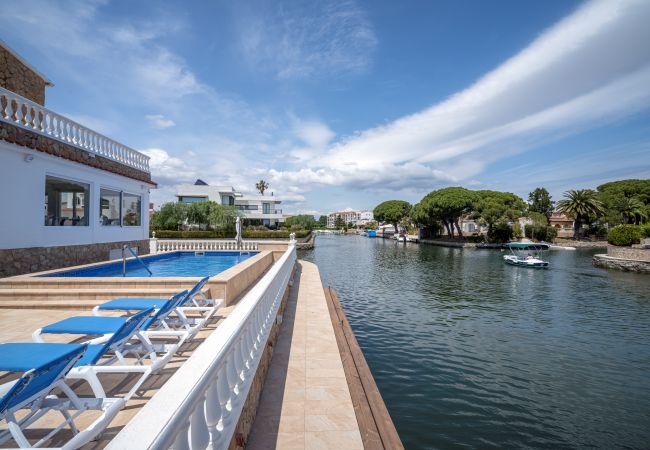 Villa en Empuriabrava - LV35 EMPURIES C