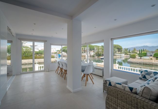 Villa en Empuriabrava - LV35 EMPURIES C